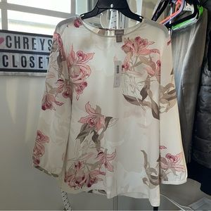 Women Chicos floral blouse size 2 BNWT